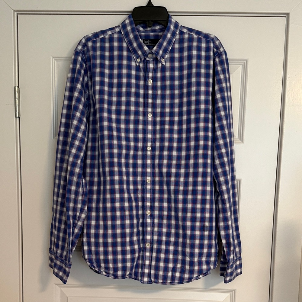 Gap| Men's Blue and White Plaid Slim Fit Button Down Shirt